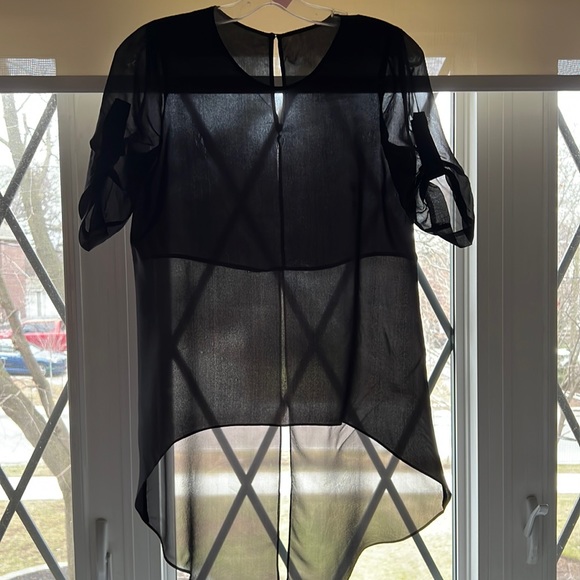 Silk shirt with long back and short front - Picture 1 of 6